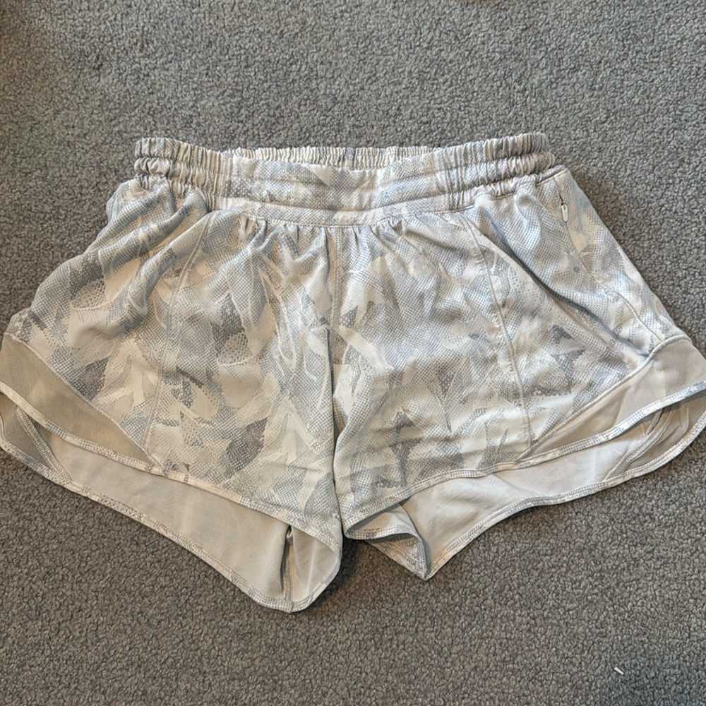 Lululemon Hotty Hot shorts